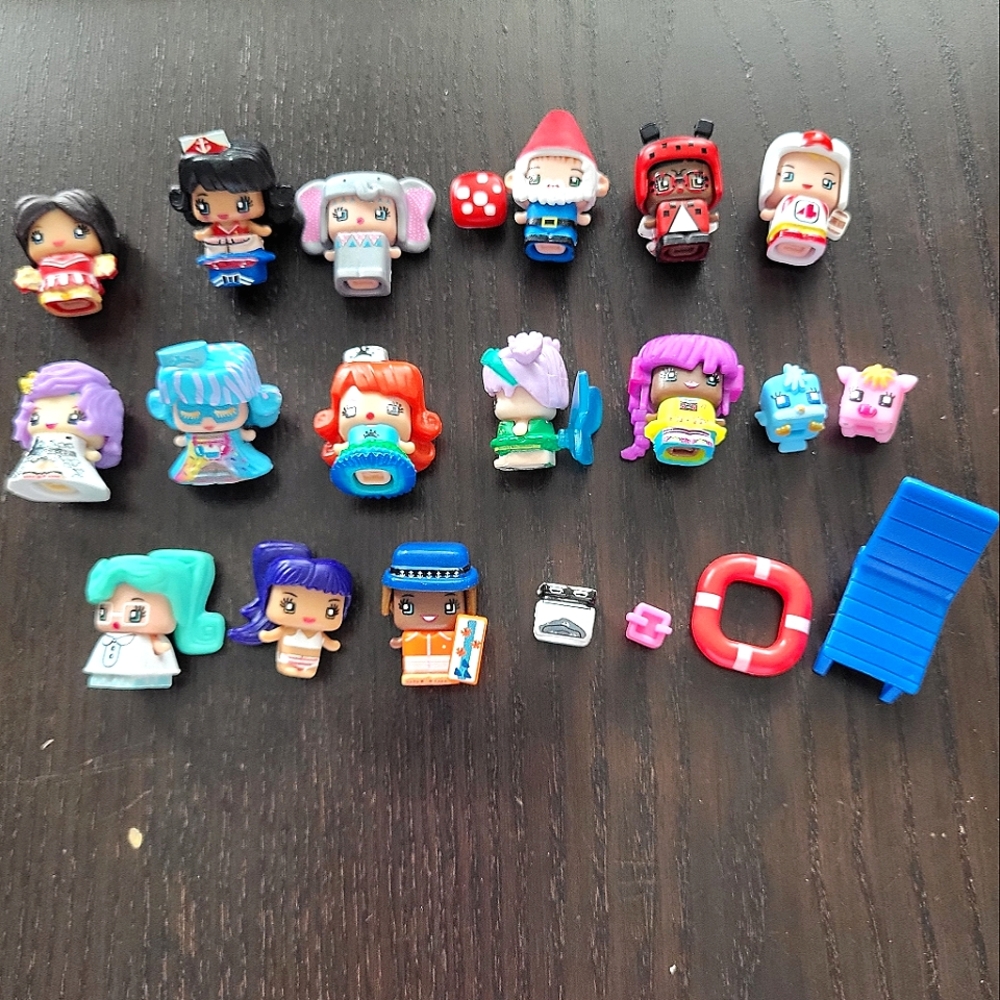 My Mini MixieQ's figures